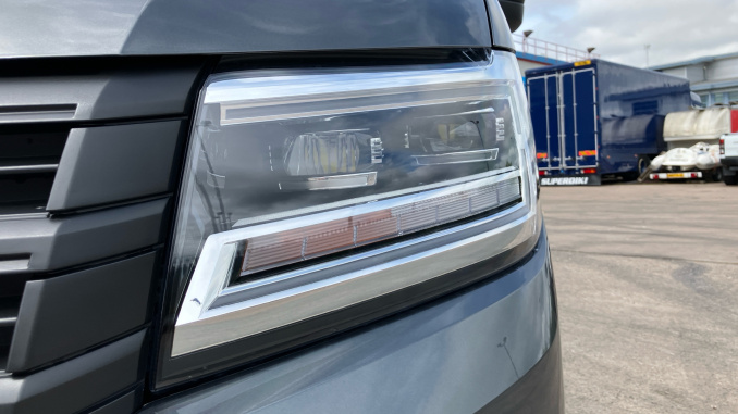 Volkswagen Crafter Cr35 Mwb Diesel Fwd 2.0 TDI 177PS Commerce Plus High Roof Van Auto - Image 22